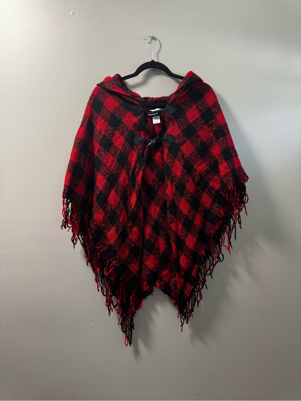 Maurice’s One Size Red and Black Buffalo Plaid Poncho Shawl